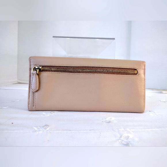 Prada Beige Leather Bow Wallet - Picture 2 of 10